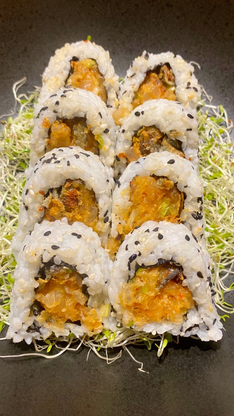 spicy porgy sushi roll
